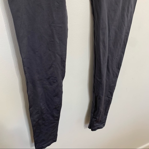 GymShark | gray seamless leggings size medium - Picture 8 of 9